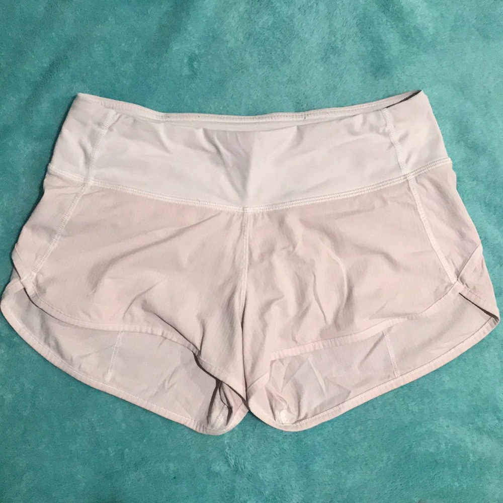 🍋White lululemon shorts!🍋 size 2